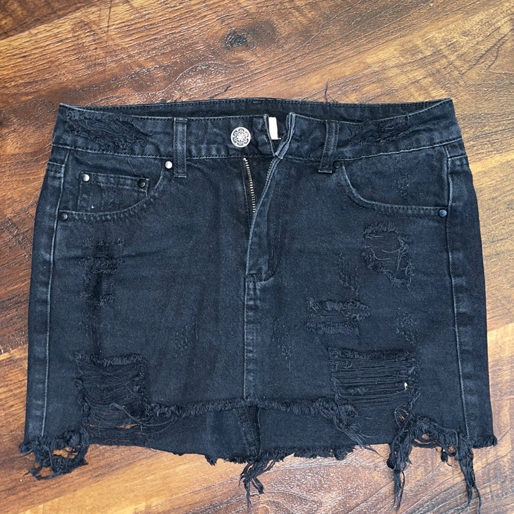 Black mini skirt!